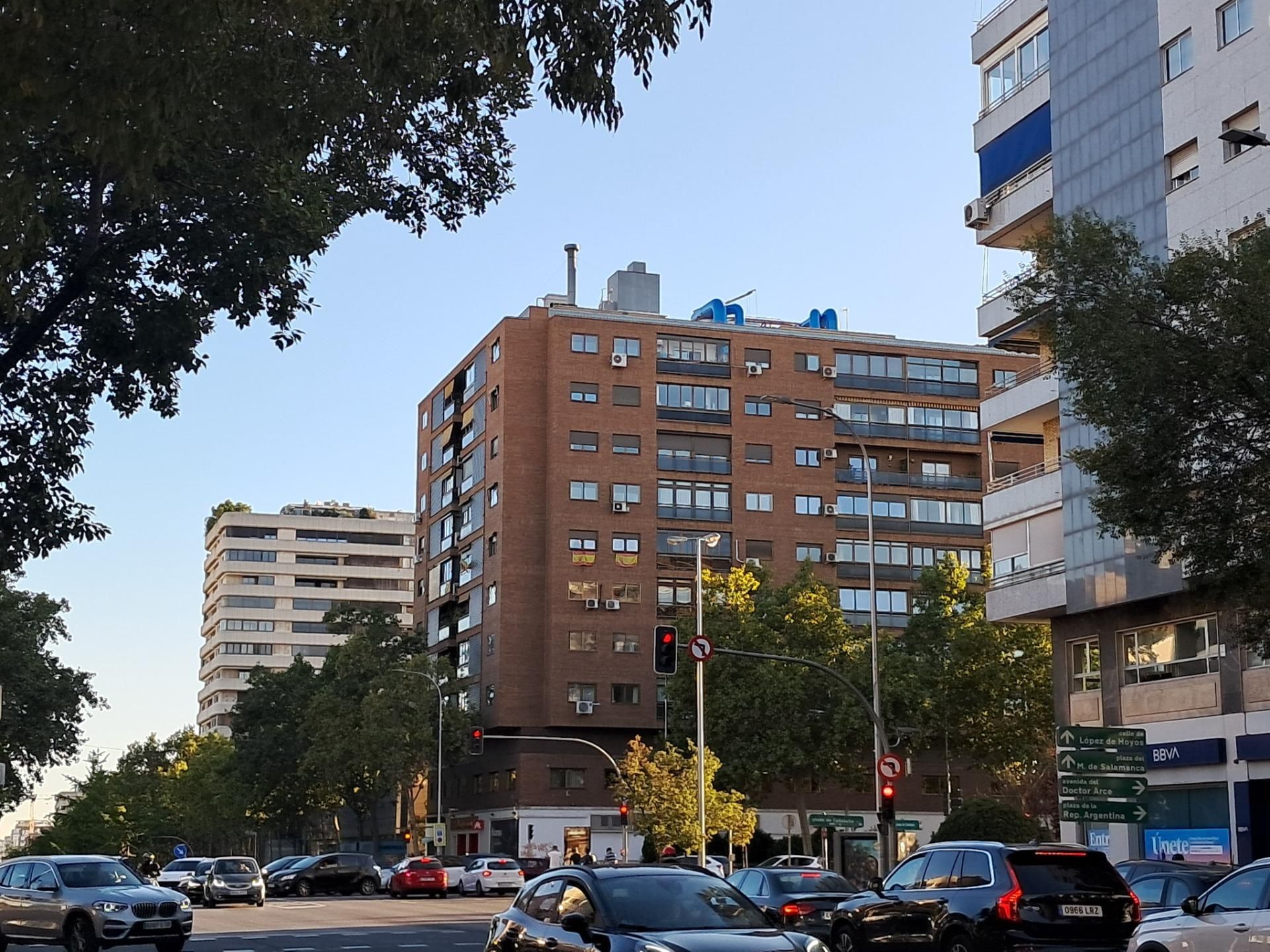 Exterior view of Flat for sale in  Madrid Capital  with Air Conditioner, Heating and Private garden