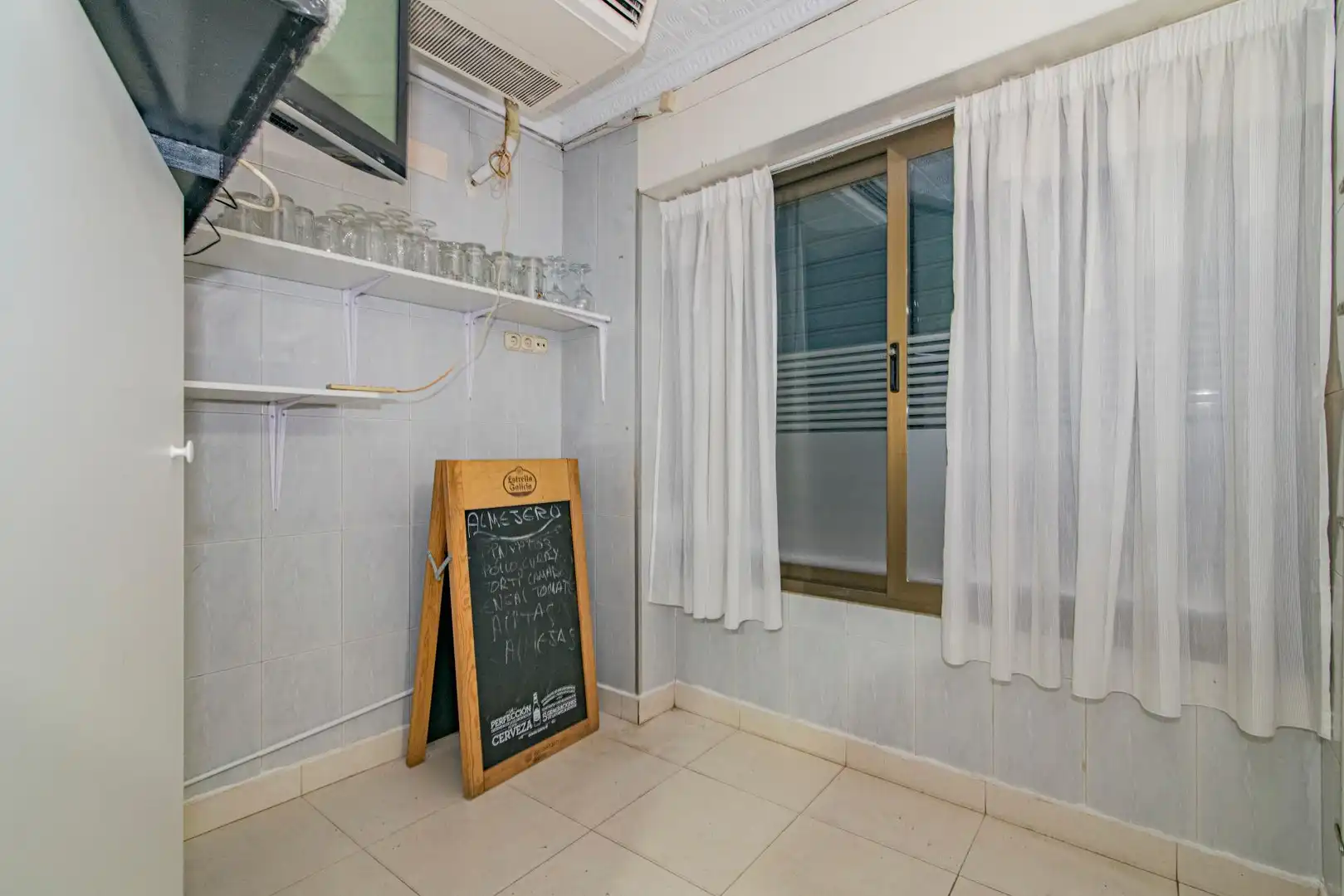Kitchen of Commercial properties for sale in Huétor Tájar  with Air Conditioner and Furnished