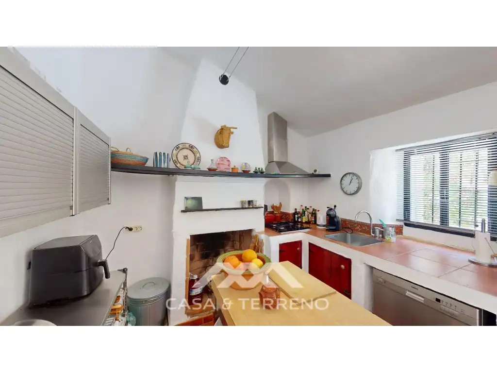 Kitchen of Commercial properties for sale in Arenas  with Air Conditioner