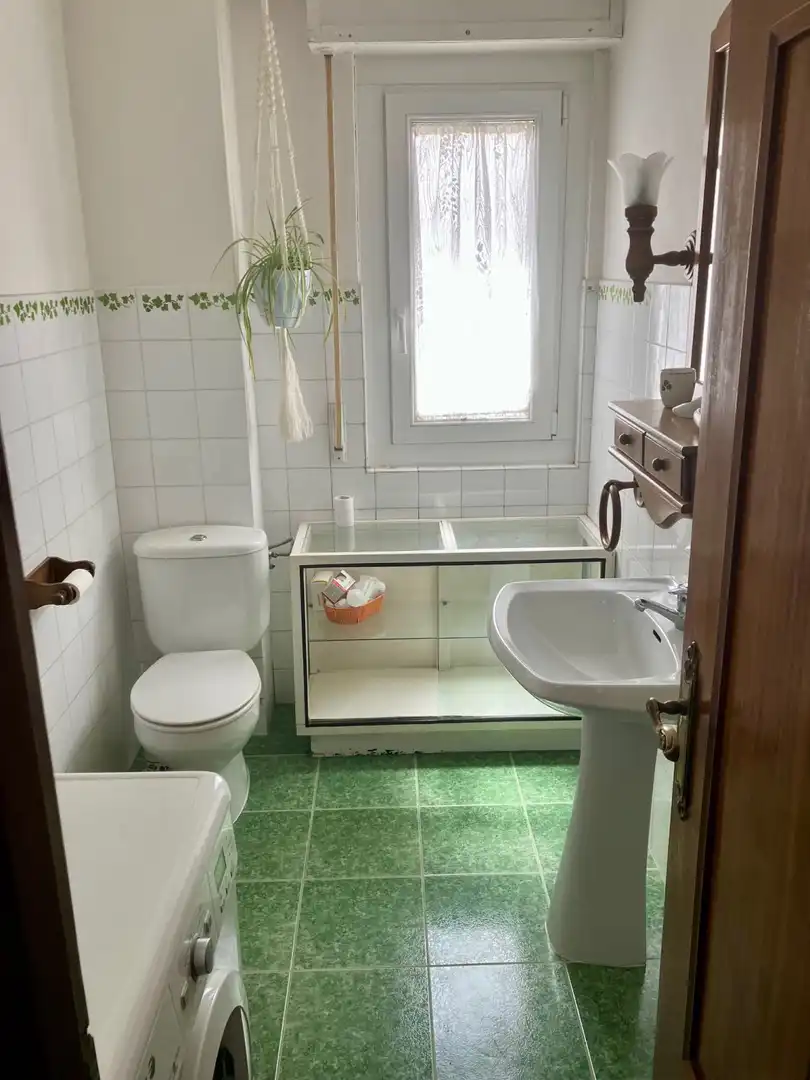 Bathroom of Flat for sale in Palencia  with Heating, Terrace and Storage room