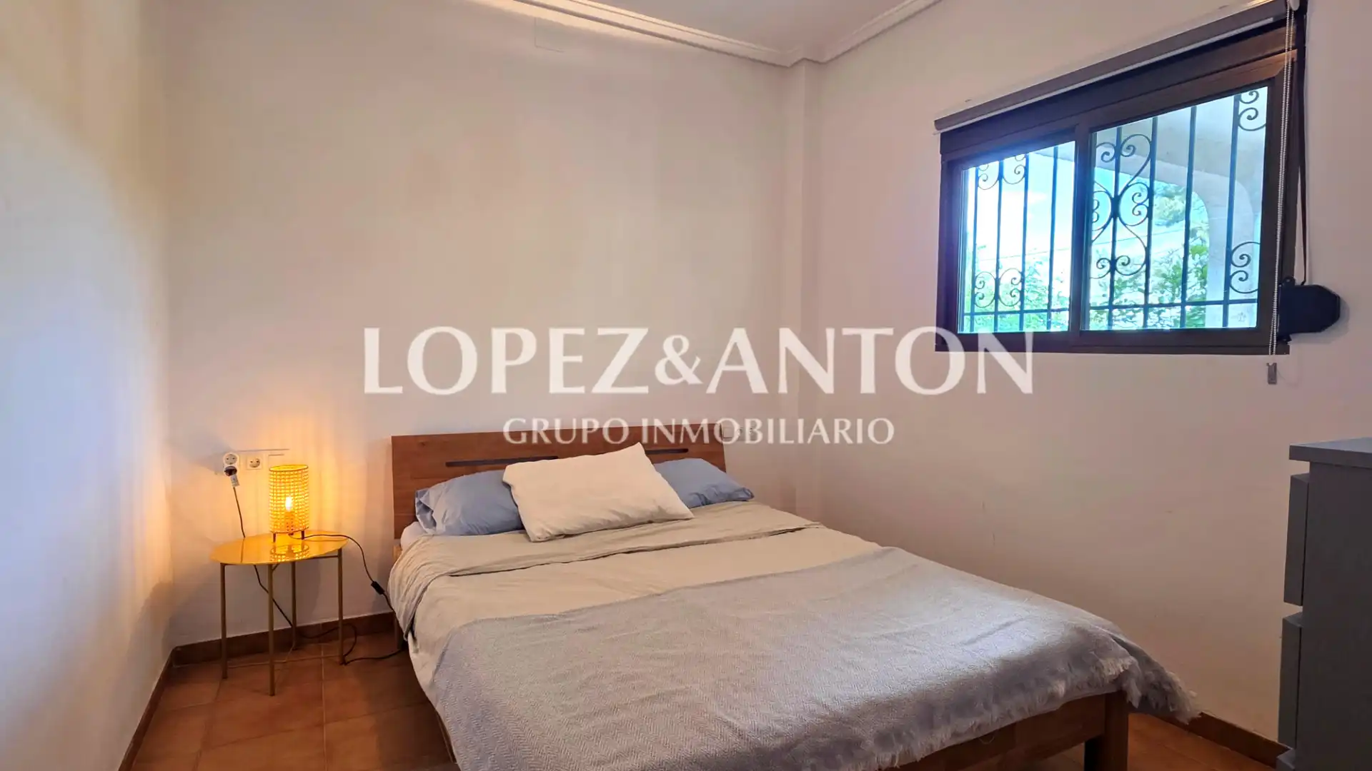 Habitación de Casa o chalet en venta en Paterna con Aire acondicionado, Jardín privado y Terraza