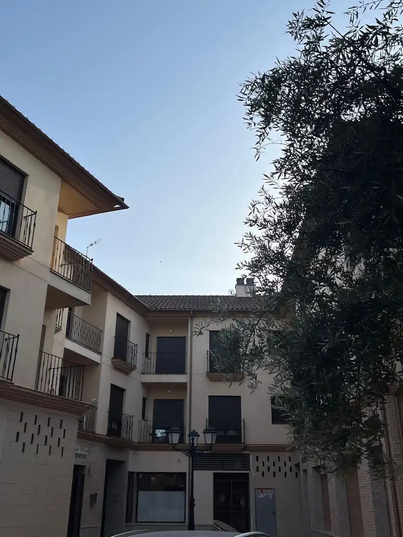 Vista exterior de Piso en venta en La Puebla de Almoradiel con Aire acondicionado, Calefacción y Balcón