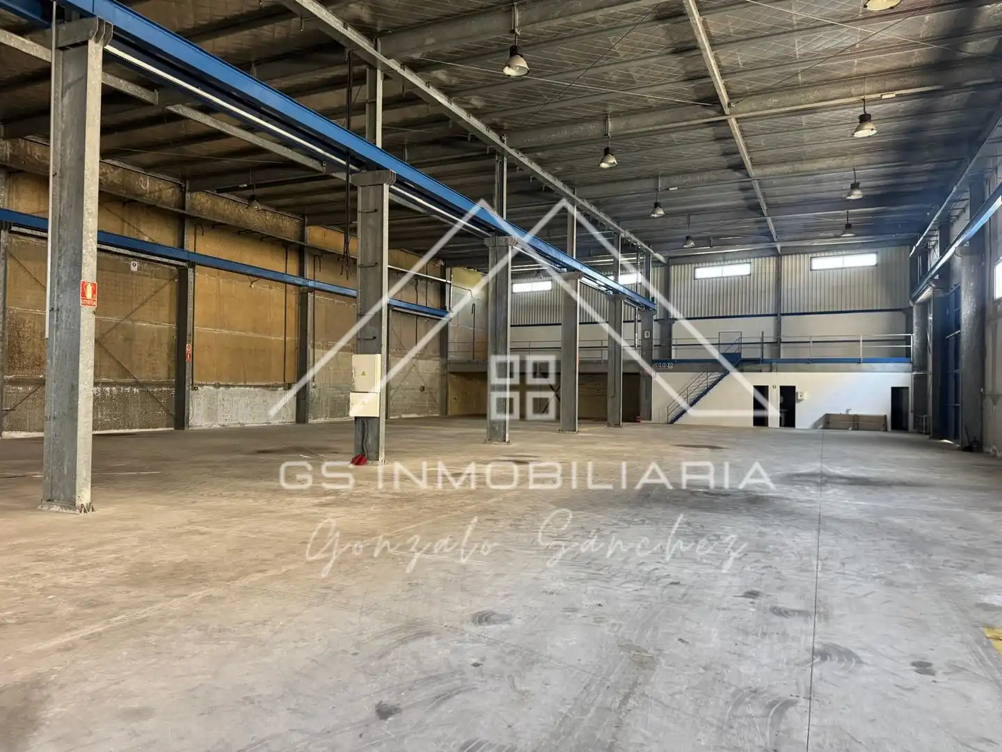 Nave industrial en venta en Lucena