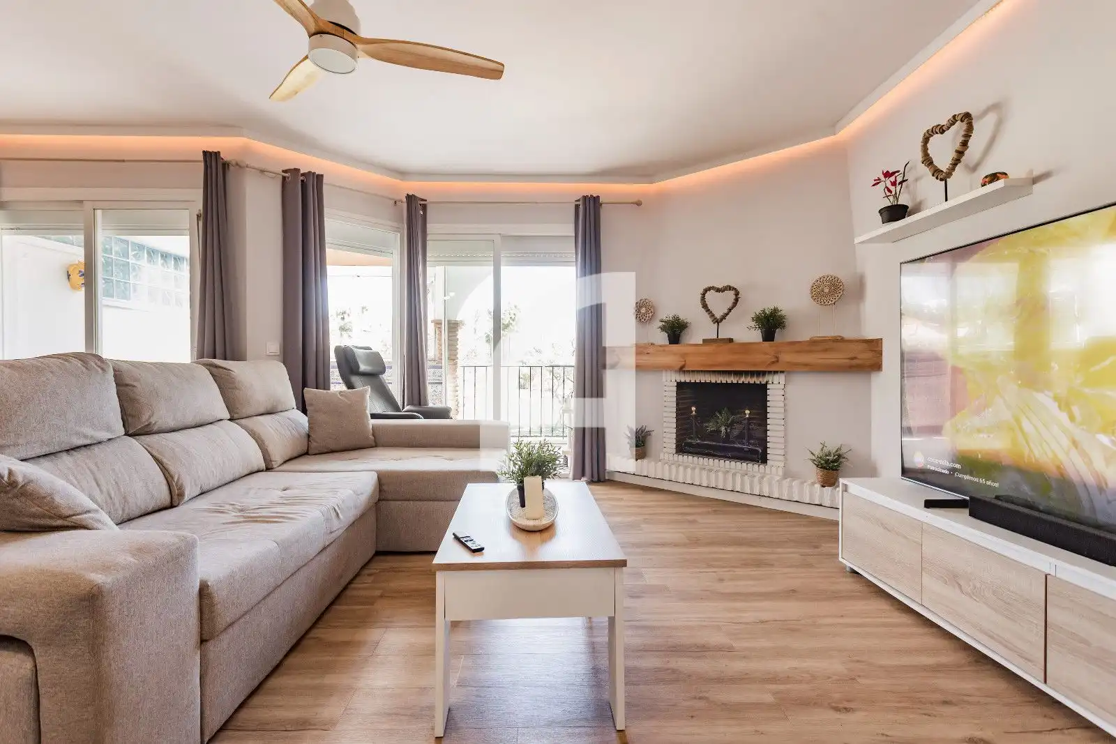 Sala de estar de Ático en venta en Mijas con Aire acondicionado, Calefacción y Terraza
