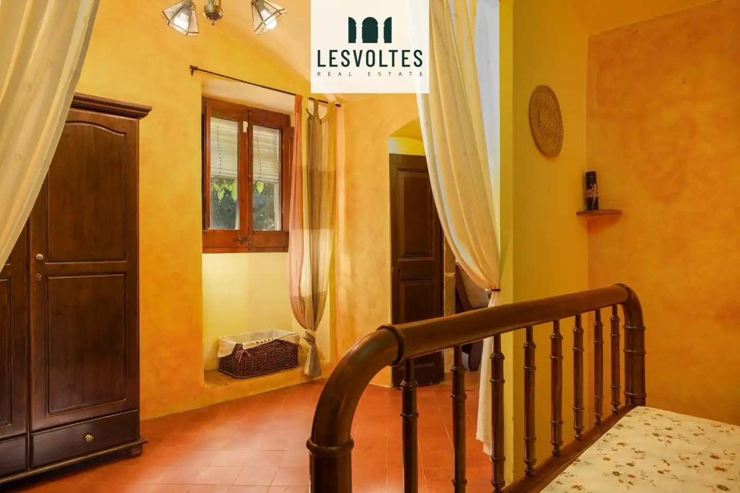 Houses for sale in Rupià  with Air Conditioner, Heating and Private garden