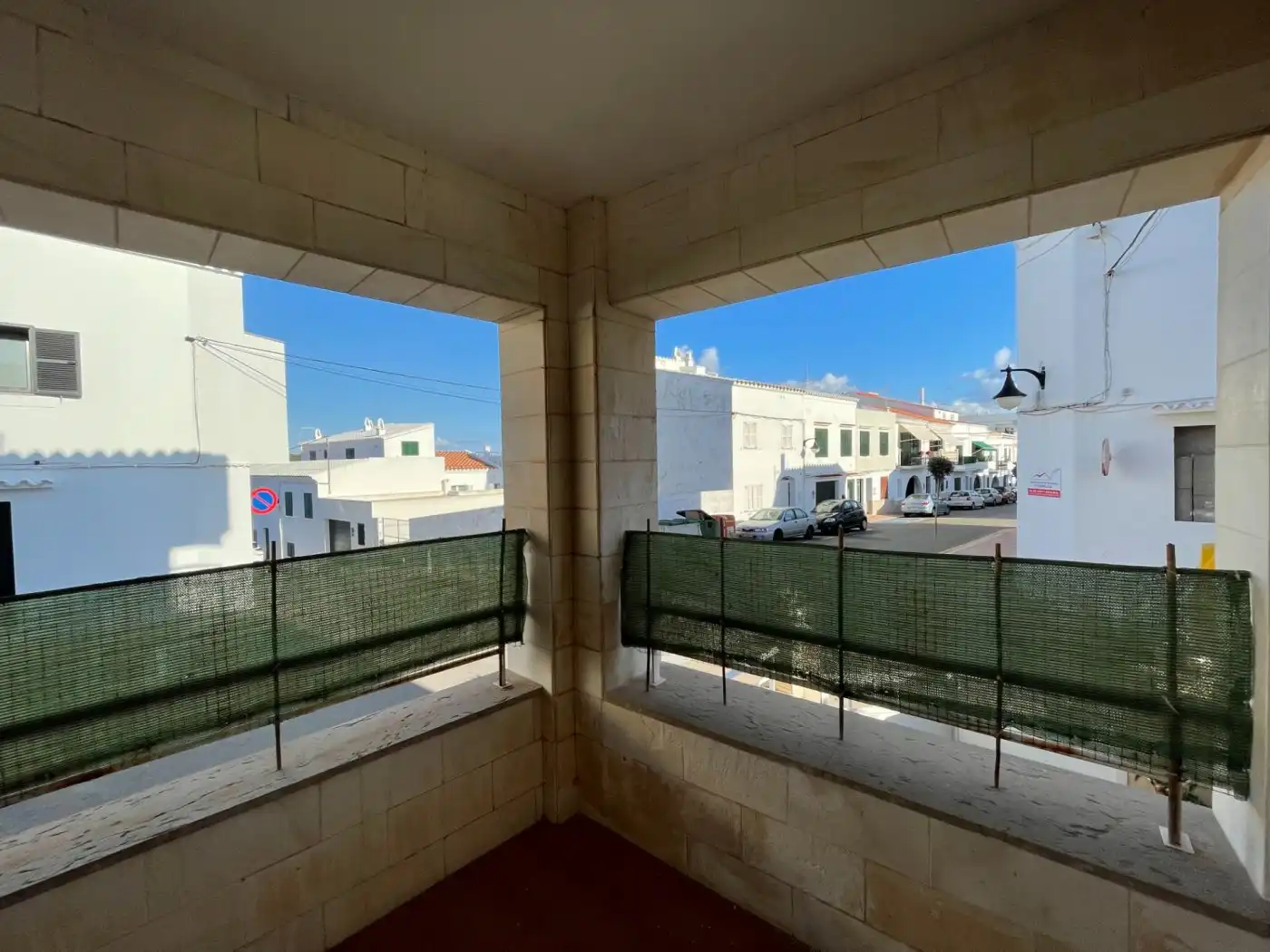 Vista exterior de Apartament en venda en Es Mercadal amb Terrassa, Piscina i Balcó
