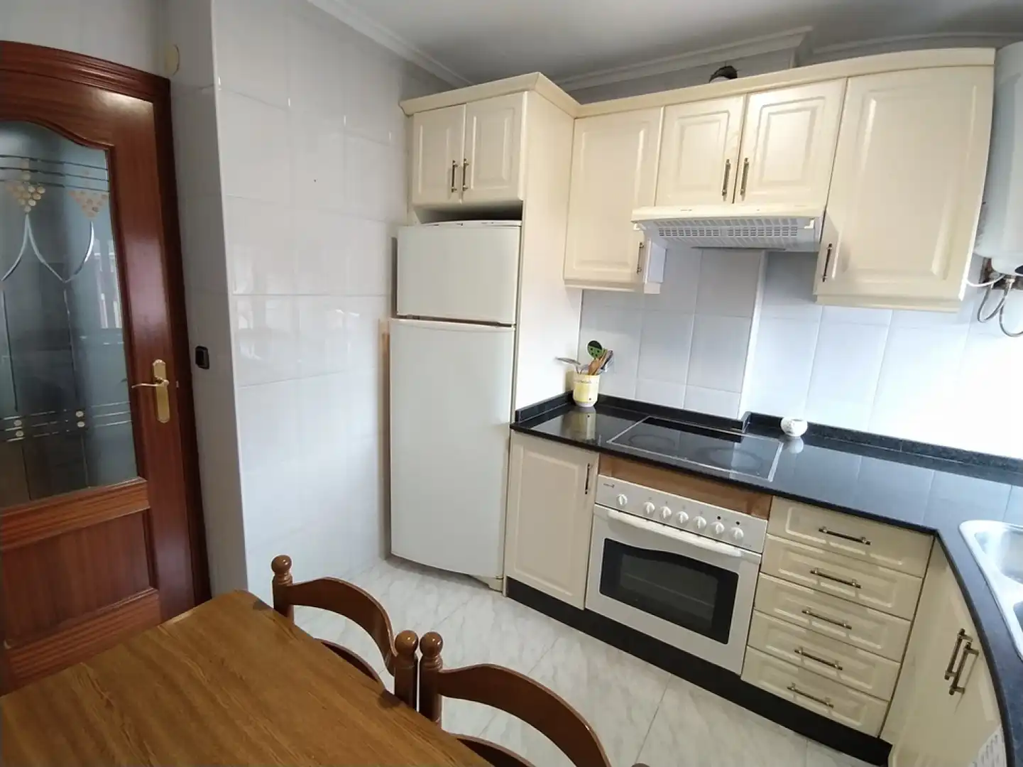 Cocina de Piso en venta en Avilés con Calefacción, Parquet y Amueblado