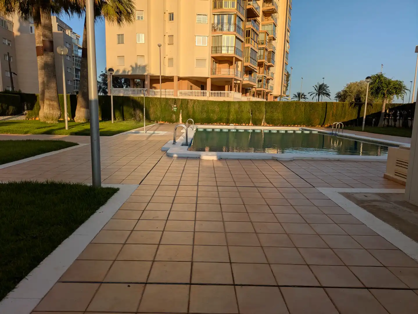 Piscina de Apartamento en venta en Benicasim / Benicàssim con Aire acondicionado, Jardín privado y Terraza
