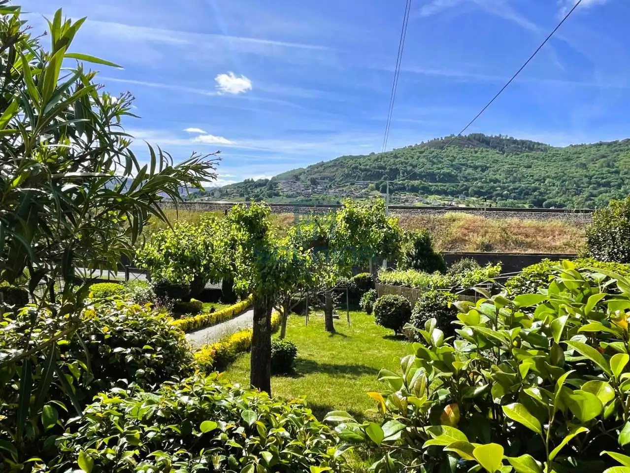 Jardín de Casa o chalet en venta en Ourense Capital  con Calefacción, Jardín privado y Terraza