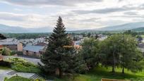 Vista exterior de Àtic en venda en Llívia amb Calefacció, Parquet i Terrassa