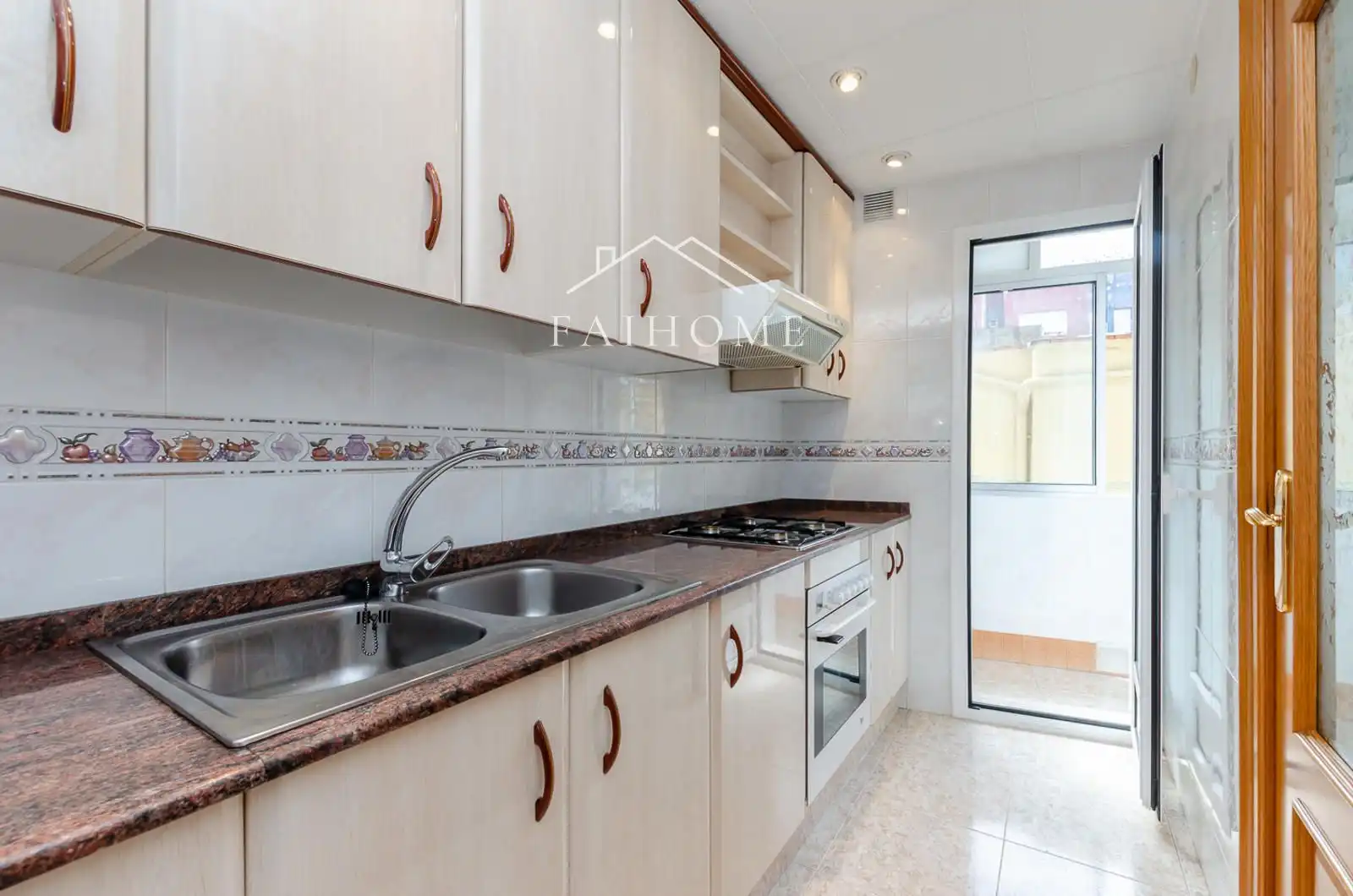 Cocina de Piso en venta en Badalona con Calefacción, Horno y Lavadora