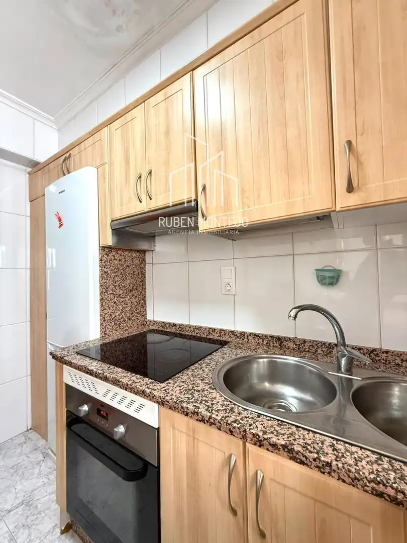 Cocina de Piso de alquiler en Salamanca con Calefacción, Parquet y Terraza