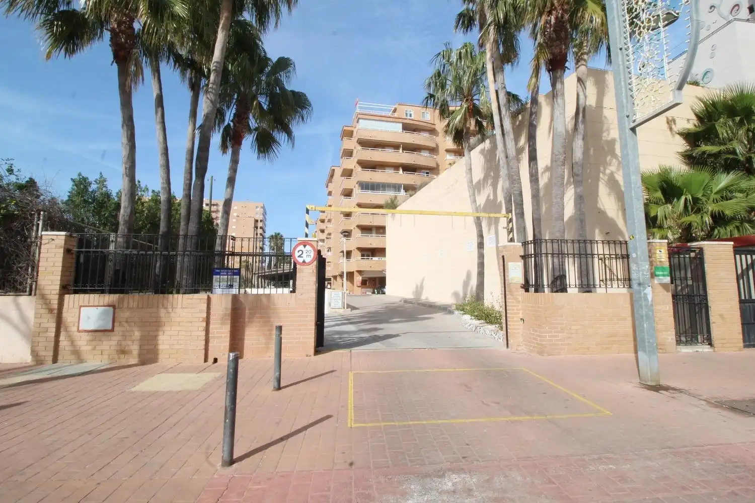 Vista exterior de Apartamento en venta en Oropesa del Mar / Orpesa con Aire acondicionado, Jardín privado y Terraza
