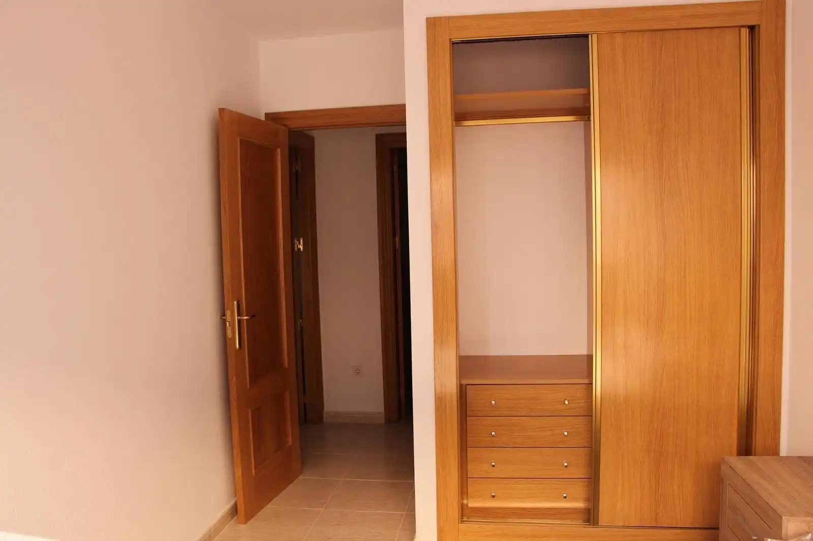Bedroom of Flat for rent in Almansa  with Heating and Furnished