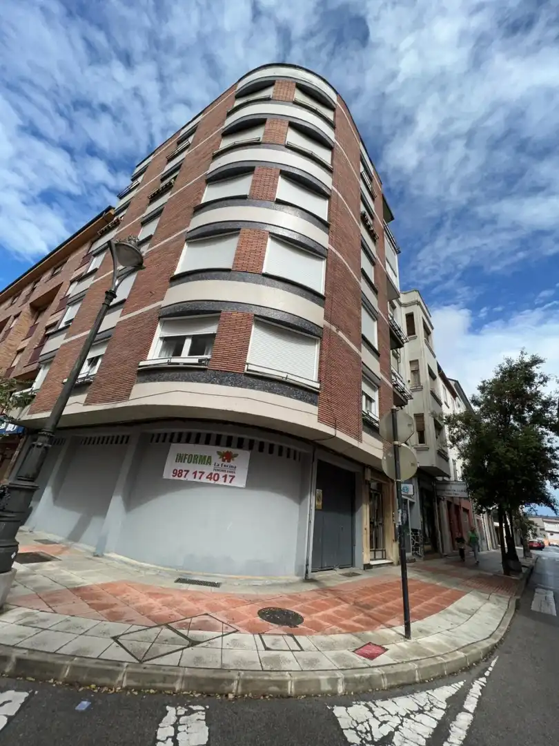 Local comercial en venda a Centro, imagen 2