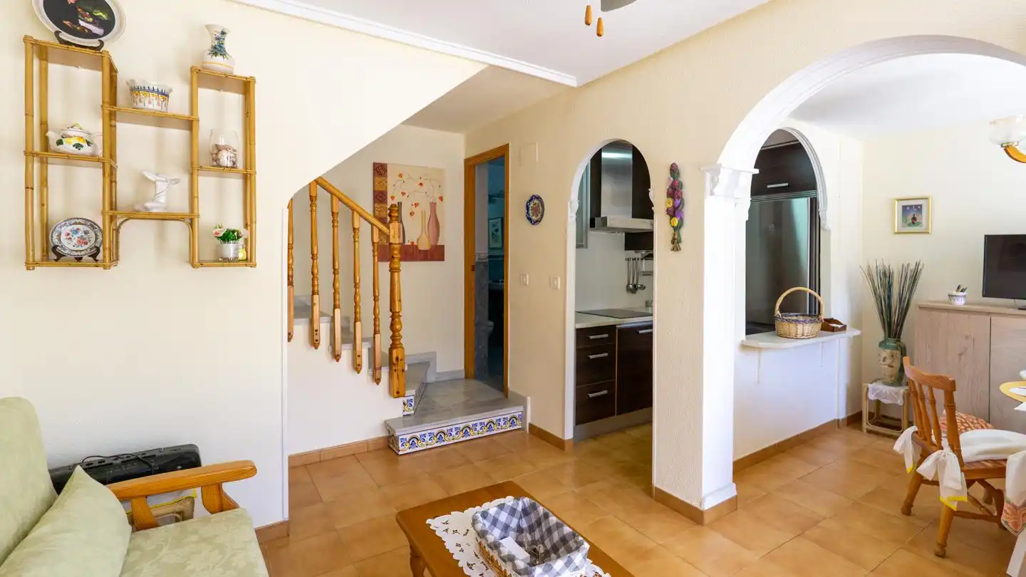 Casa adosada en venta en Santa Pola con Terraza, Piscina y Amueblado