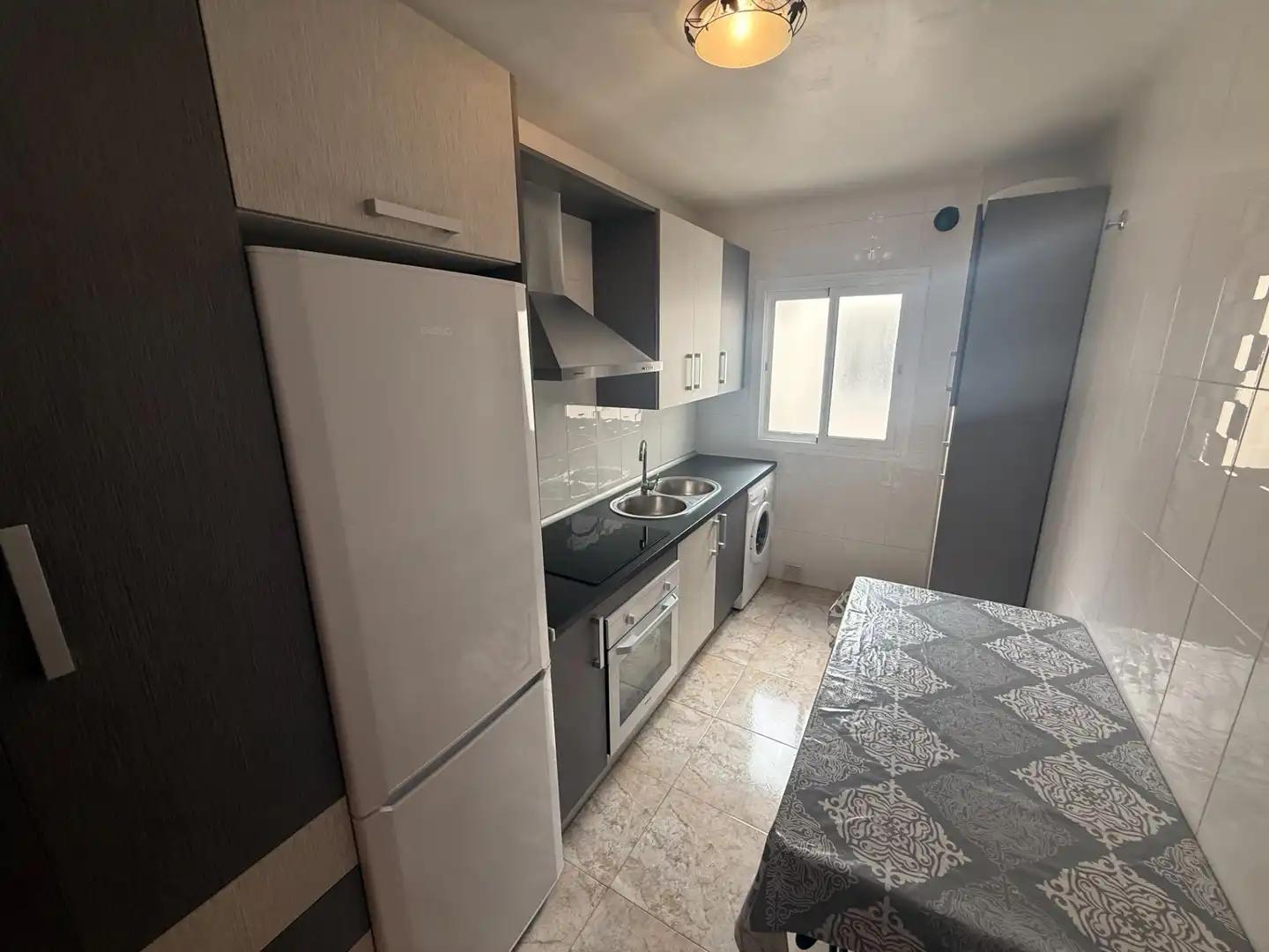 Küche von Wohnung zum Verkauf in Almería mit Klimaanlage, Möbliert und Balkon