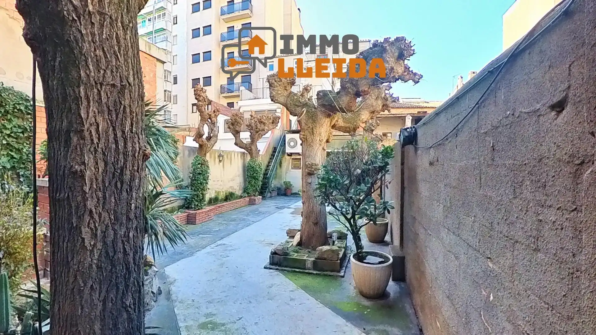Vista exterior de Piso en venta en Balaguer con Calefacción, Jardín privado y Terraza