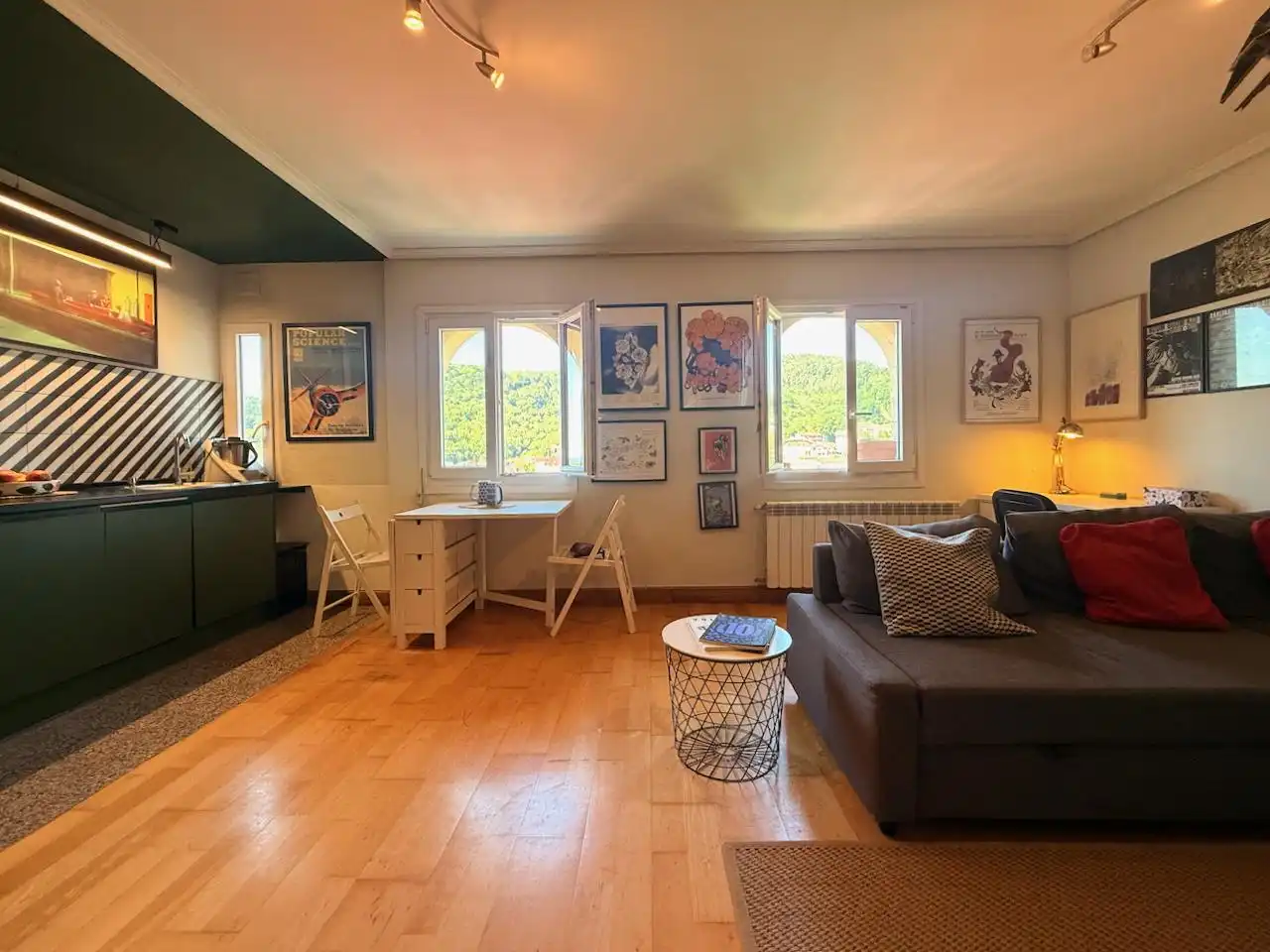 Living room of Flat for sale in Donostia - San Sebastián   with Heating, Private garden and Storage room