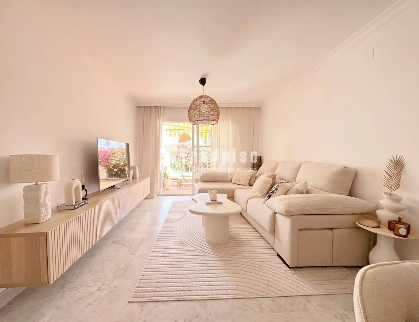 Sala de estar de Piso de alquiler en Málaga con Aire acondicionado, Jardín privado y Terraza