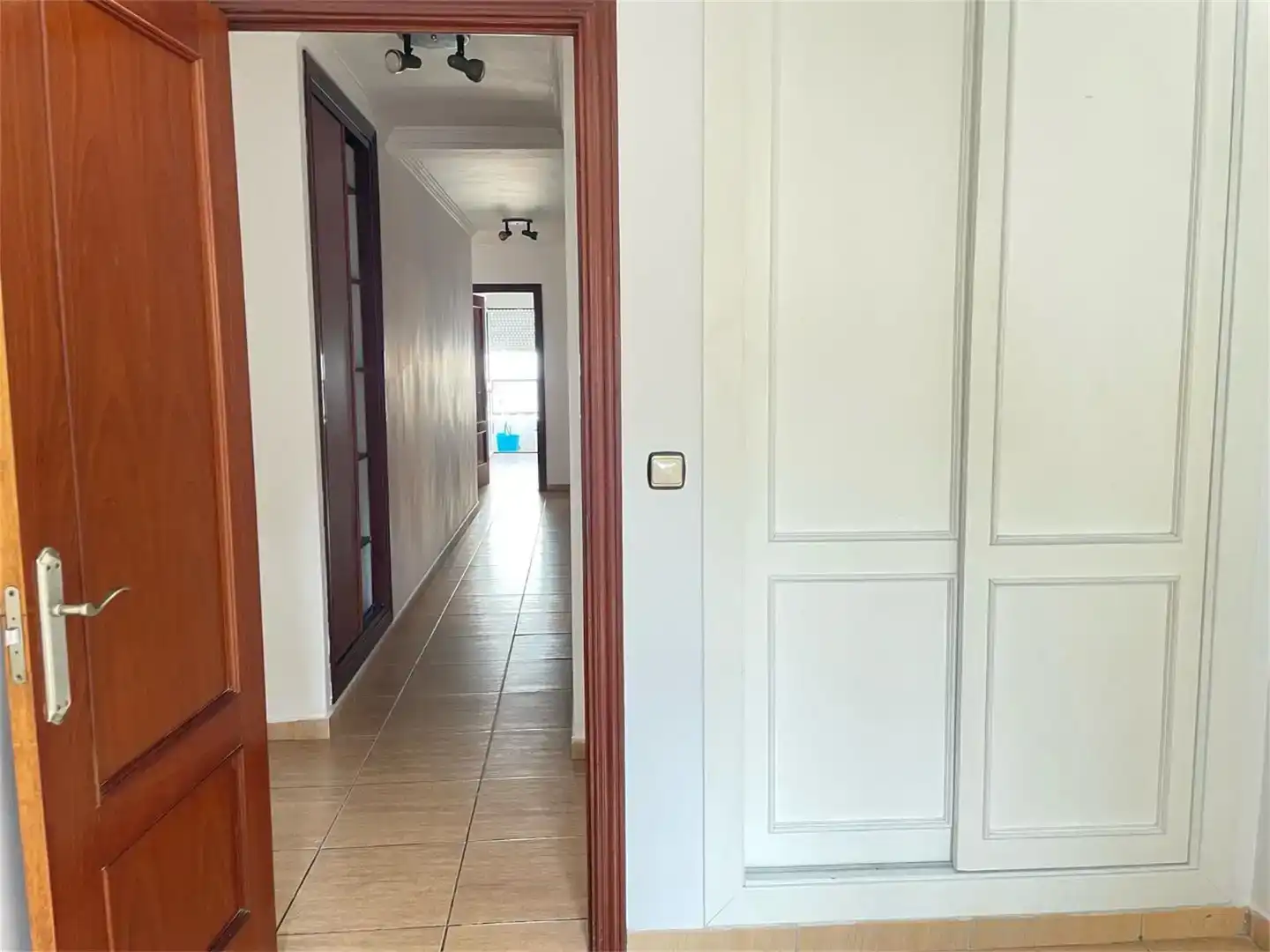 Wohnung zum Verkauf in Ceuta mit Klimaanlage, Privatgarten und Schwimmbad