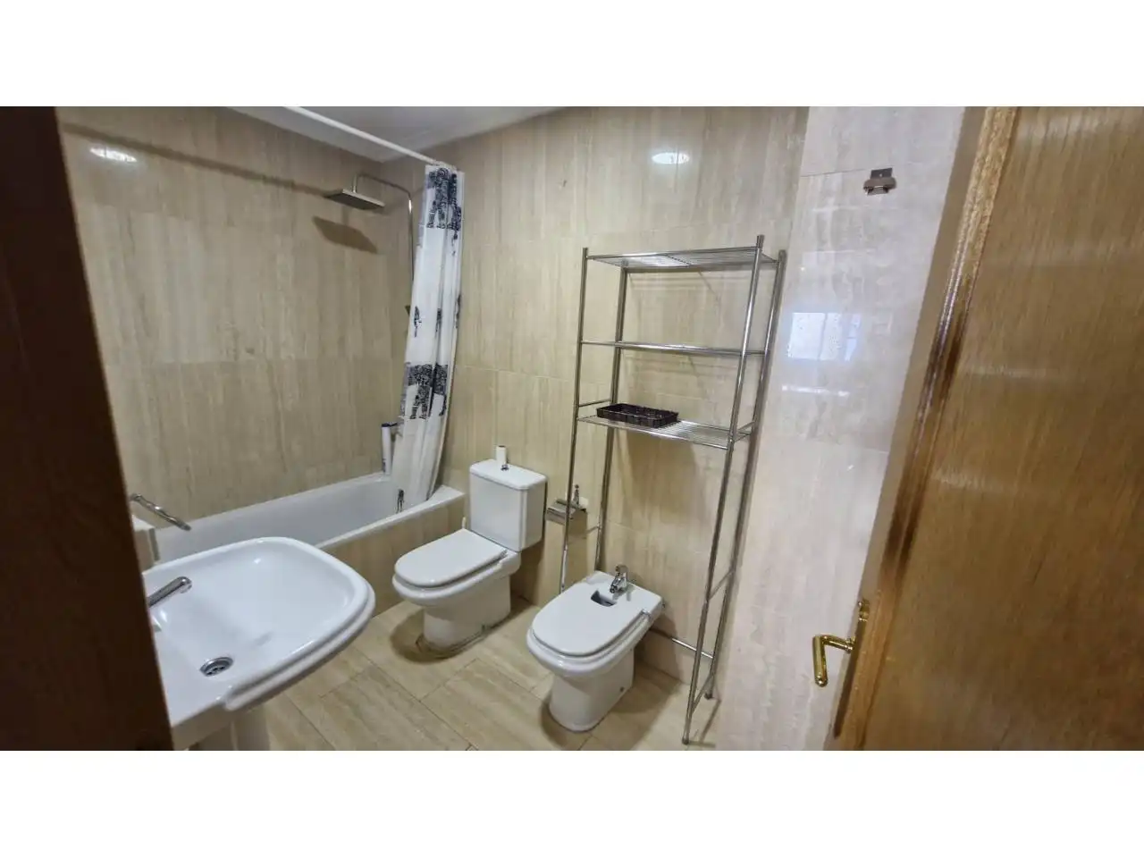 Badezimmer von Wohnung zur Miete in  Logroño mit Heizung, Parkett und Abstellraum