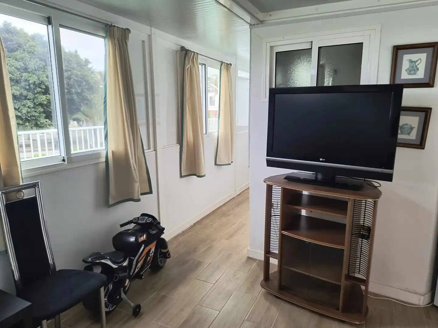 Sala d'estar de Casa o xalet en venda en Buenavista del Norte amb Jardí privat, Terrassa i Forn