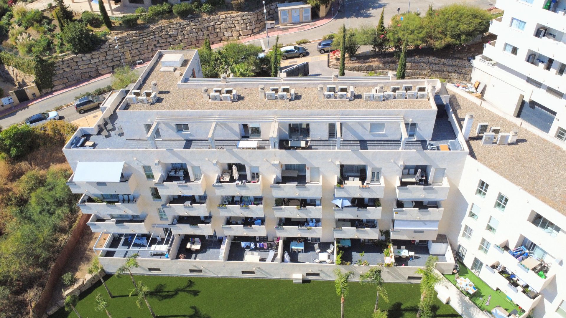 Vista exterior de Àtic en venda en Mijas amb Aire condicionat, Terrassa i Piscina