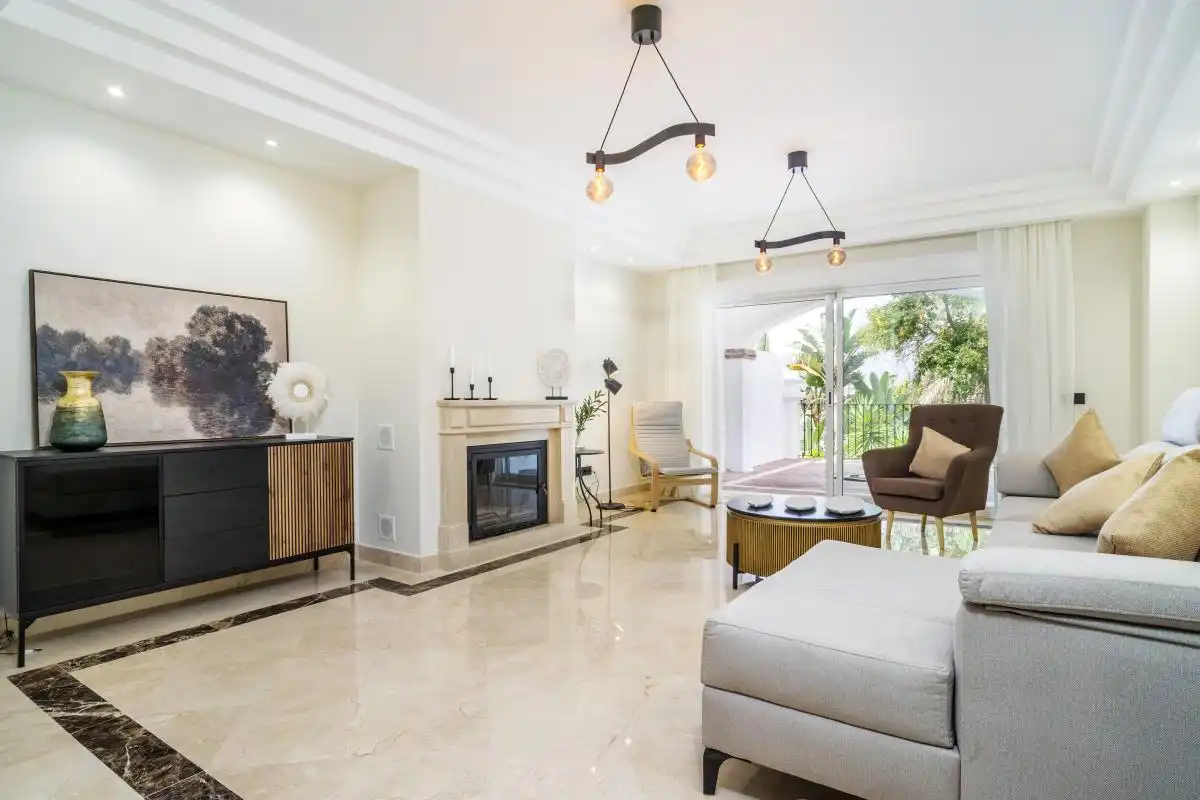 Living room of Flat for sale in Marbella  with Air Conditioner, Heating and Private garden