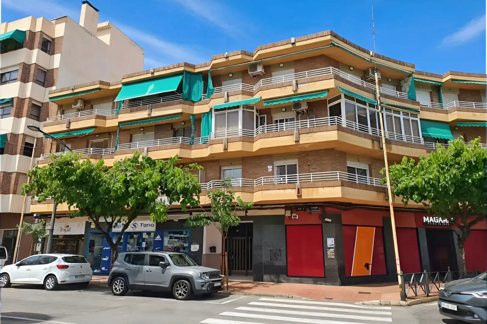 Außenansicht von Wohnung zum Verkauf in Mutxamel mit Parkett, Terrasse und Möbliert