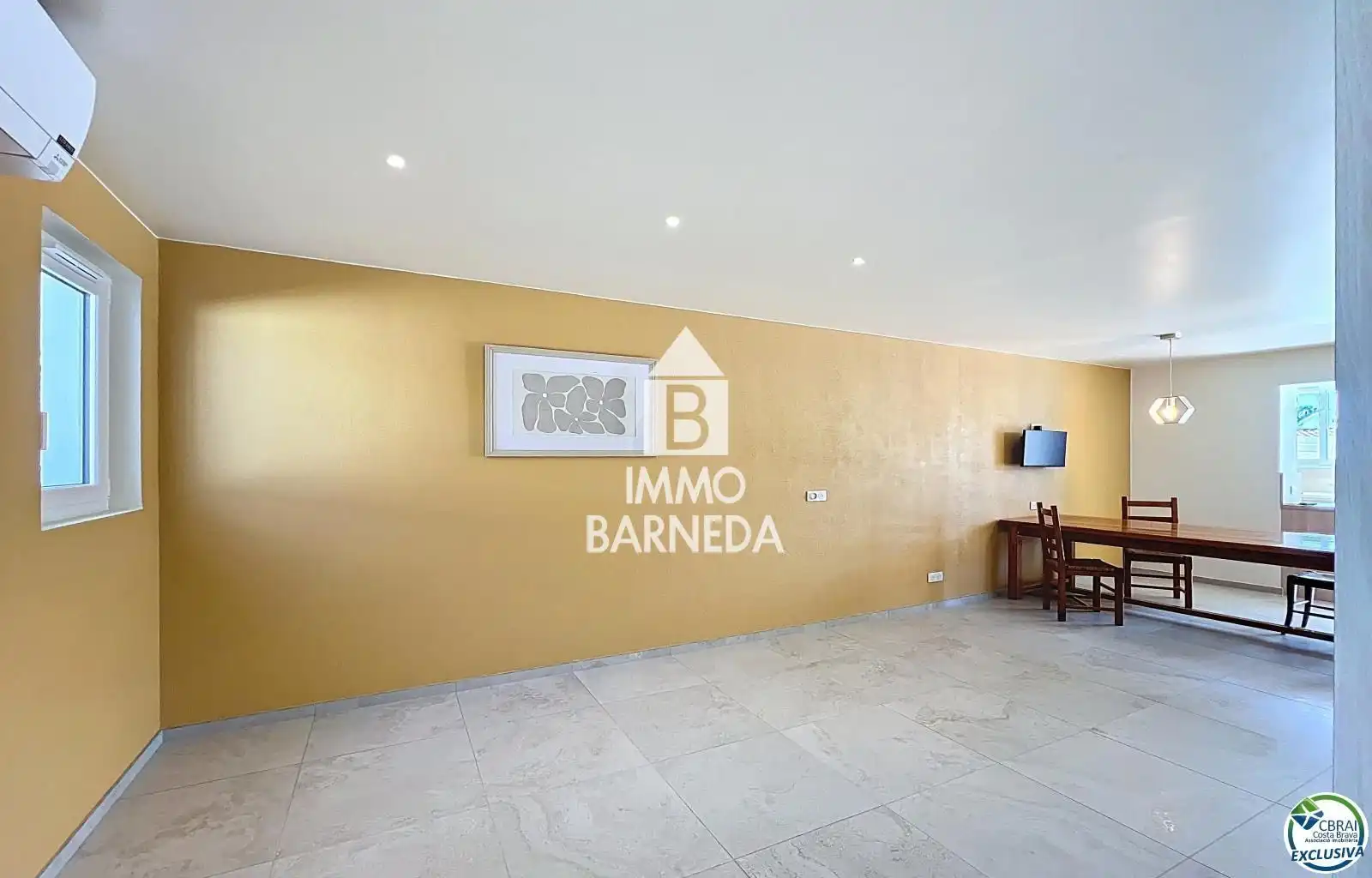 Vista exterior de Casa o xalet en venda en Empuriabrava amb Aire condicionat, Calefacció i Jardí privat