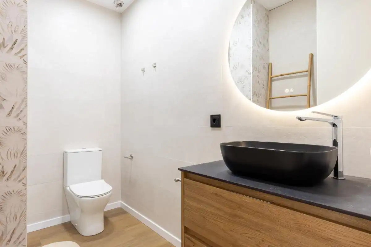 Badezimmer von Erdgeschoss zum Verkauf in Quart de Poblet mit Klimaanlage, Heizung und Möbliert