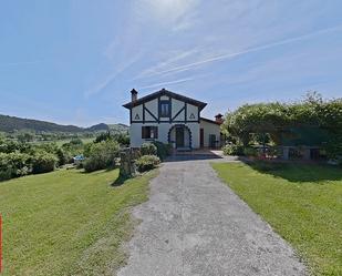 Vista exterior de Casa o xalet en venda en Hazas de Cesto amb Terrassa i Piscina