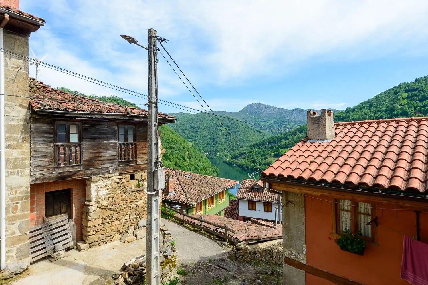 Vista exterior de Casa o xalet en venda en Caso amb Calefacció i Moblat