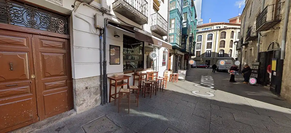 Vista exterior de Local en traspaso en Valladolid con Aire acondicionado, Calefacción y Terraza