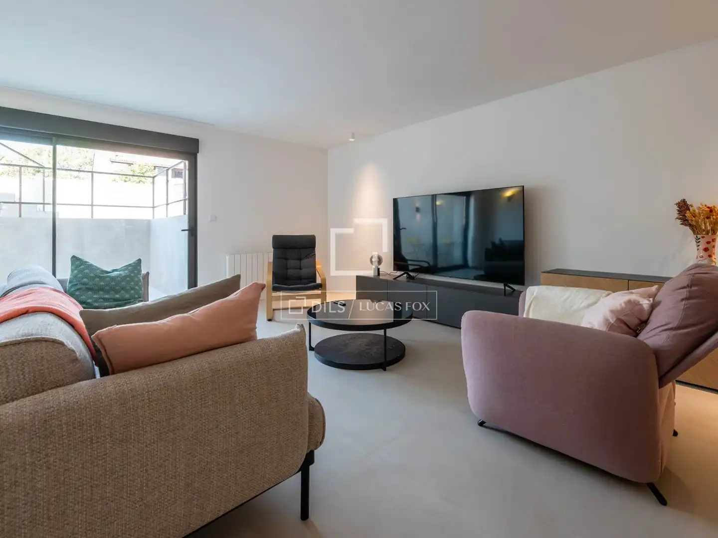 Wohnzimmer von Haus oder Chalet zum Verkauf in La Moraleja mit Klimaanlage, Heizung und Privatgarten