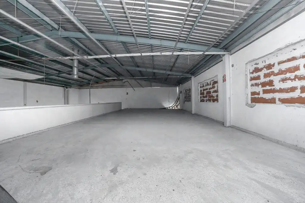 Nave industrial en venta en Elda