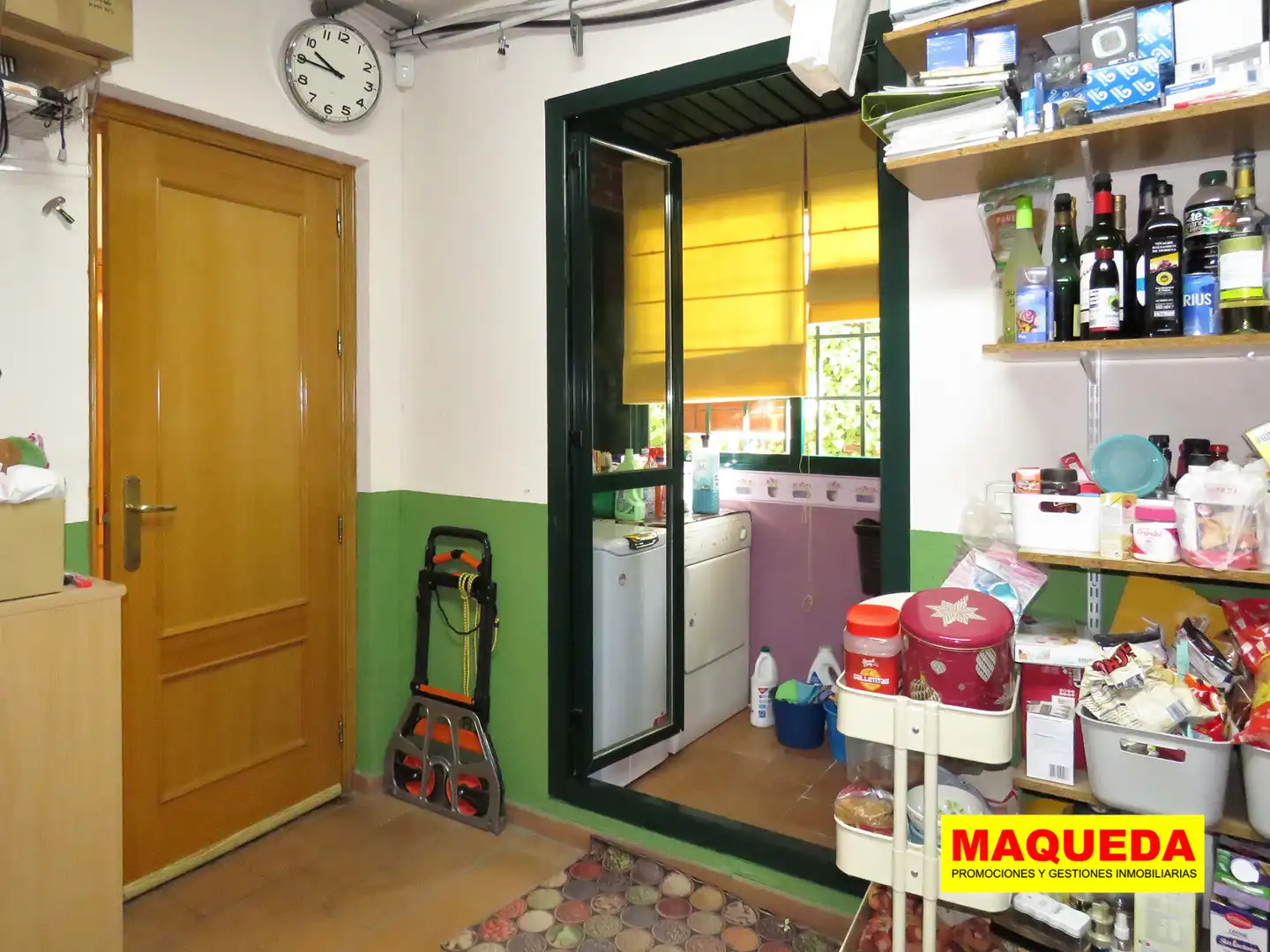 Cuina de Casa adosada en venda en Alcorcón amb Aire condicionat, Calefacció i Jardí privat