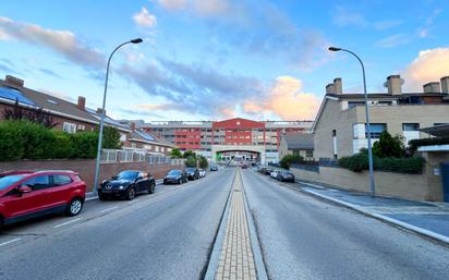 Vista exterior de Casa o xalet en venda en  Madrid Capital amb Aire condicionat, Terrassa i Balcó