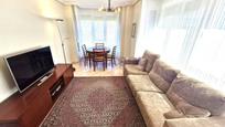 Sala d'estar de Apartament en venda en Noja amb Calefacció, Terrassa i Traster