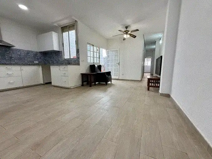 Sala d'estar de Casa o xalet en venda en Aldaia amb Aire condicionat, Calefacció i Parquet