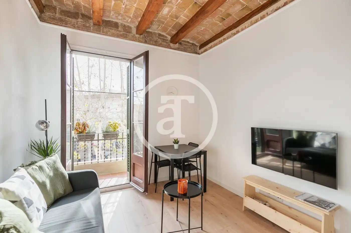 Terraza de Piso de alquiler en  Barcelona Capital con Aire acondicionado, Calefacción y Amueblado