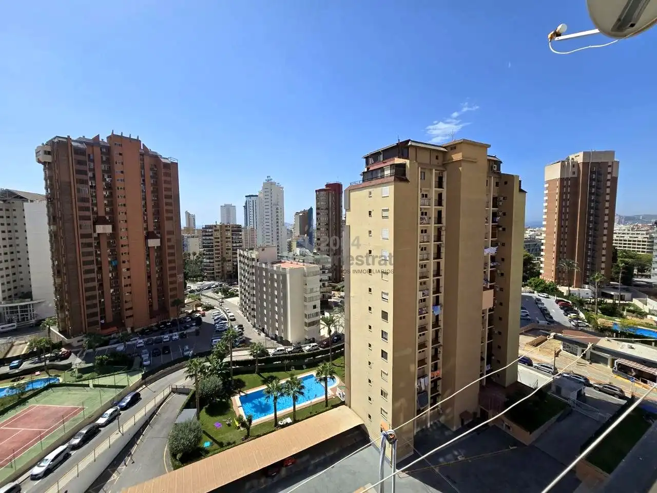 Vista exterior de Pis en venda en Benidorm amb Aire condicionat, Terrassa i Moblat