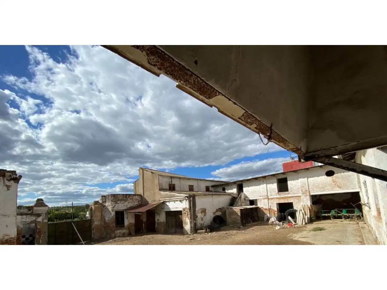 Exterior view of Industrial buildings for sale in Beas