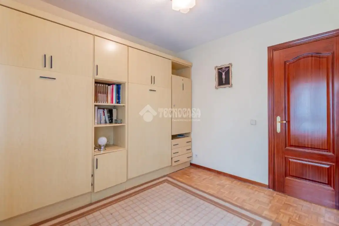 Dormitori de Pis en venda en Madrid amb Calefacció i Parquet