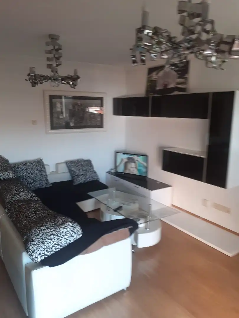 Sala d'estar de Apartament de lloguer en Bargas amb Aire condicionat, Parquet i Moblat