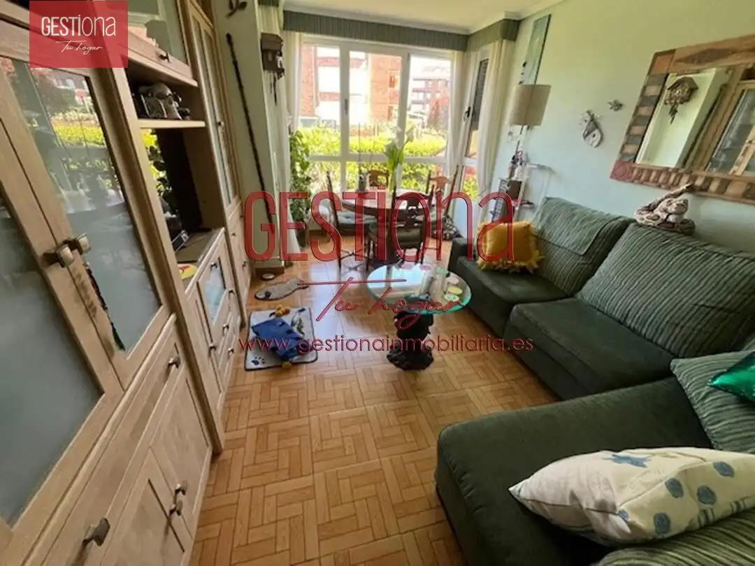 Sala de estar de Apartamento en venta en Noja con Calefacción, Jardín privado y Trastero