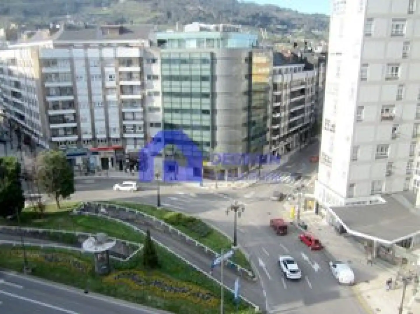 Vista exterior de Àtic de lloguer en Oviedo  amb Terrassa i Moblat