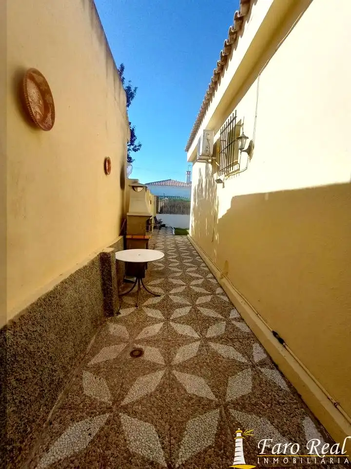 Vista exterior de Casa o xalet en venda en Sanlúcar de Barrameda
