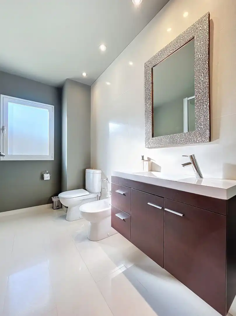 Bathroom of Houses for sale in L'Alfàs del Pi  with Air Conditioner, Heating and Private garden